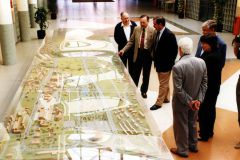 1999_PRESENTACION-MAQUETA-PLAN-URBANISTICO-UNIVERSIDAD-JULIO-1999-8